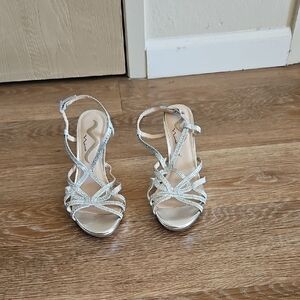 Nina Silver Strappy Women's Heels Size 7